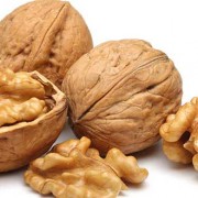 Raw-whole-walnuts