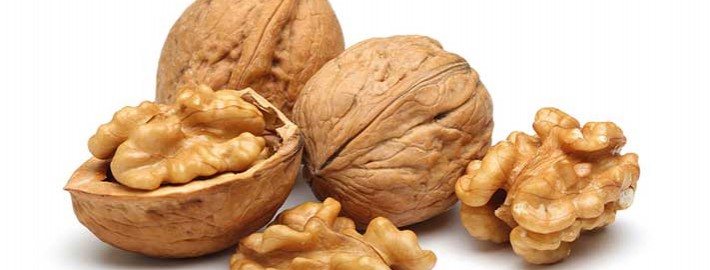 Raw-whole-walnuts
